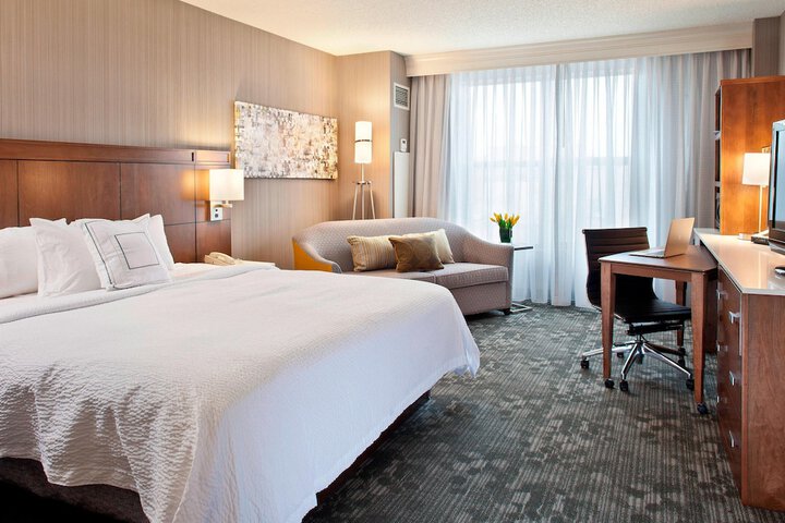 Room 11 of 24