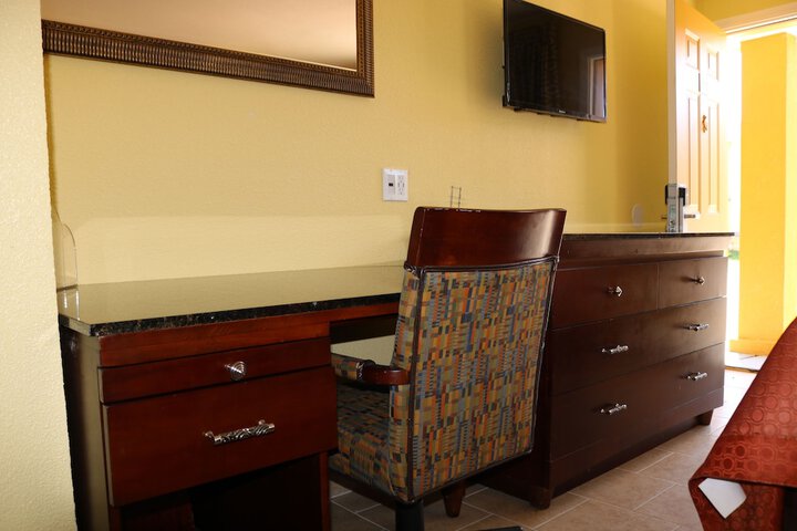 Room 22 of 43