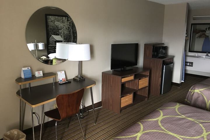 Room 10 of 13