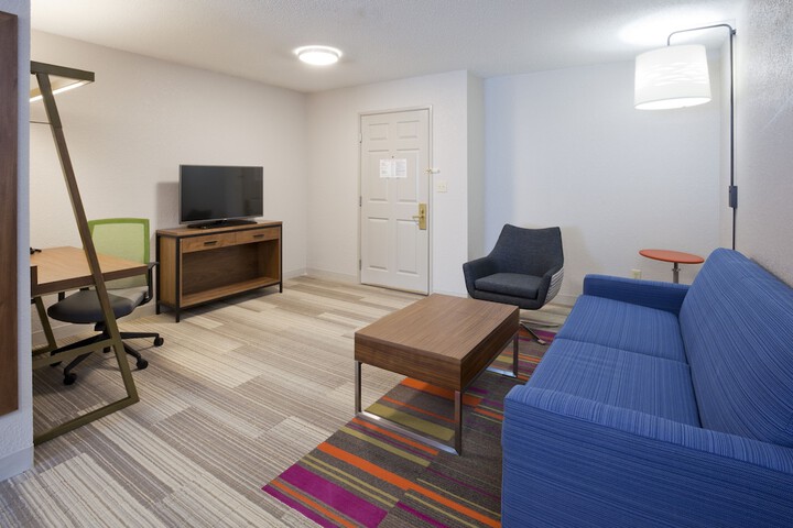 Room 22 of 36