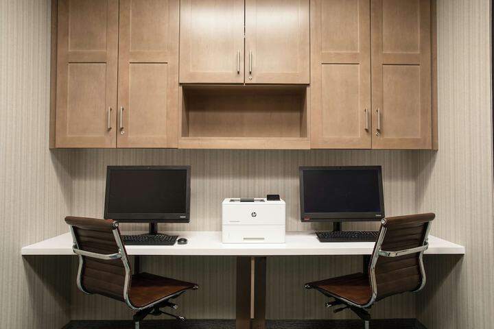 Business Center 32 of 32