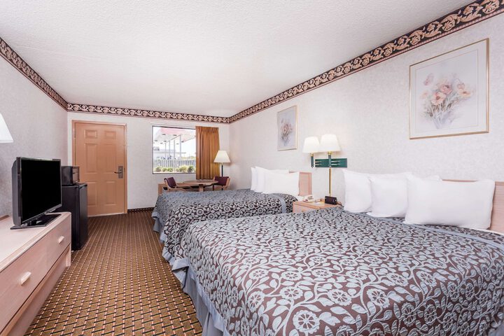 Room 11 of 27