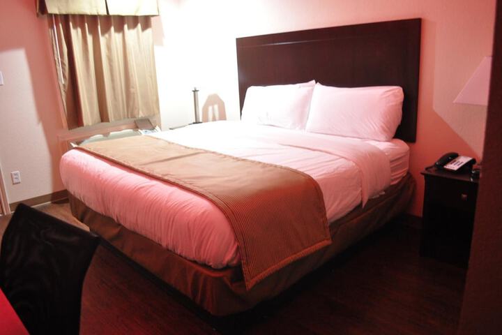 Room 11 of 27
