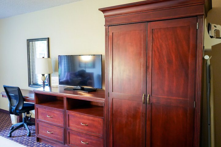 Room 28 of 80