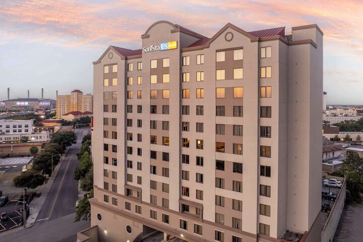 Hotel 2 of 42