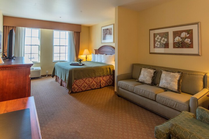 Natchez Grand Hotel & Suites on the River