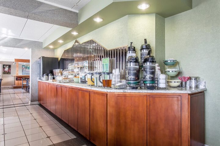 Breakfast/Coffee Service 57 of 60