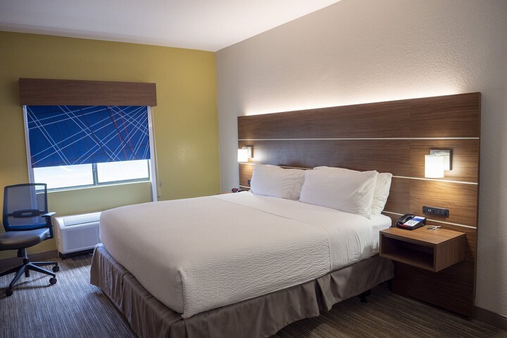Holiday Inn Express & Suites Greenville Airport by IHG