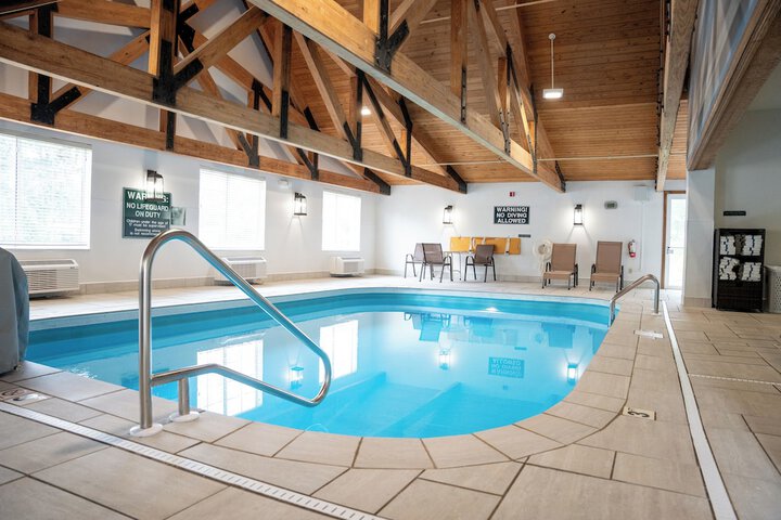 Coshocton Village Inn and Suites