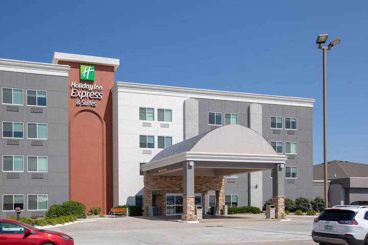 Hotel 2 of 43