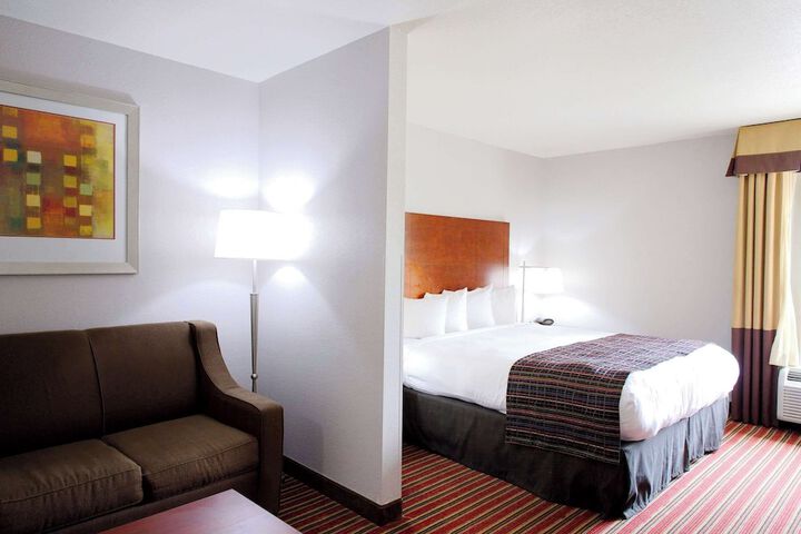 Room 9 of 26