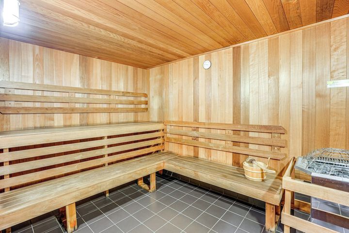 Luxe Condo w / Private Patio & Perks in Emeryville!