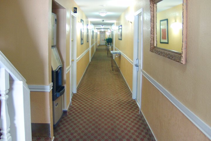 Ballroom/Hall 36 of 40