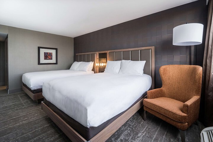 Room 32 of 51