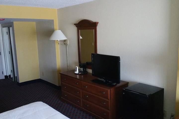 Room 15 of 24