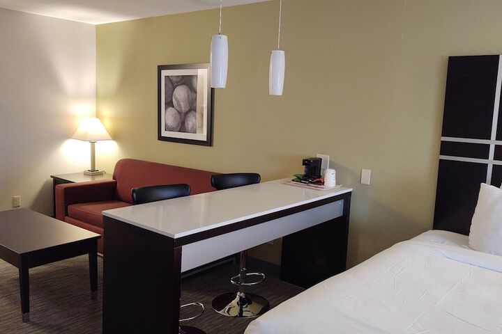 Room 11 of 25