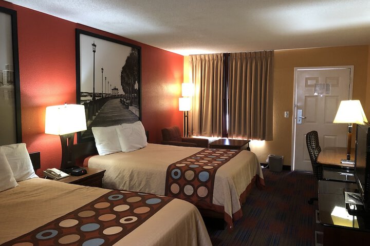 Room 14 of 32