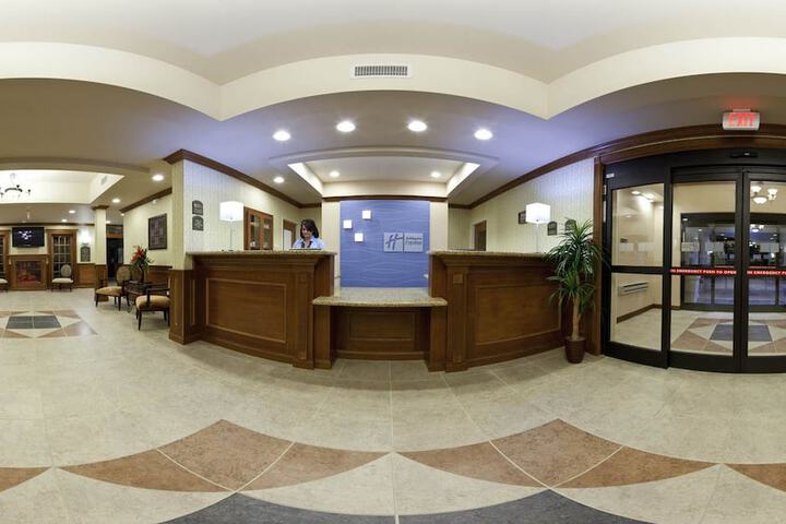 Holiday Inn Express Hotels and Suites Dayton North Tipp City by IHG