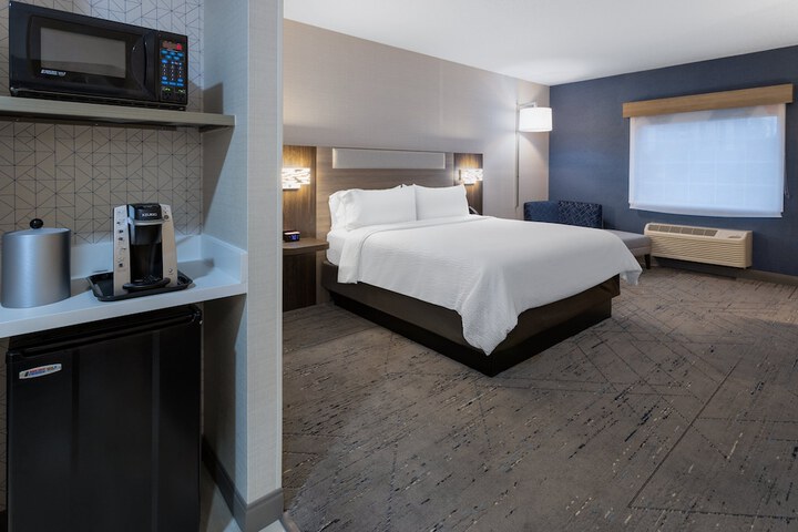 Room 21 of 40