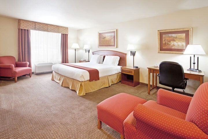 Holiday Inn Express & Suites Cedar City by IHG