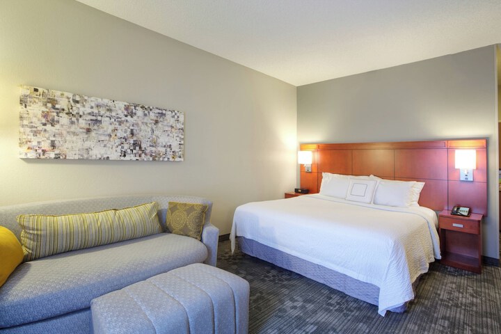 Room 12 of 28