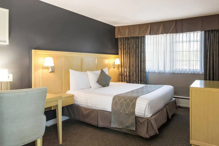 RED LION INN & SUITES ABBOTSFORD