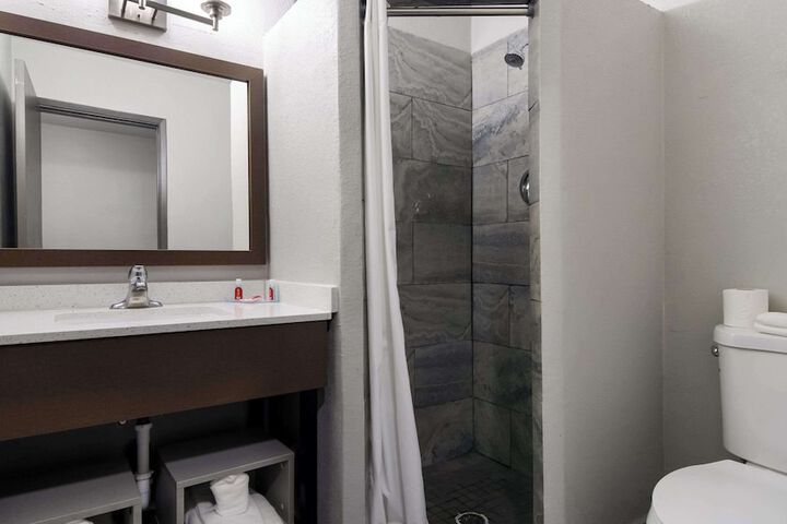 Room 16 of 22