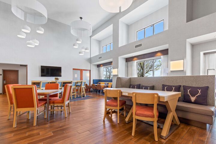 Hampton Inn & Suites Greeley