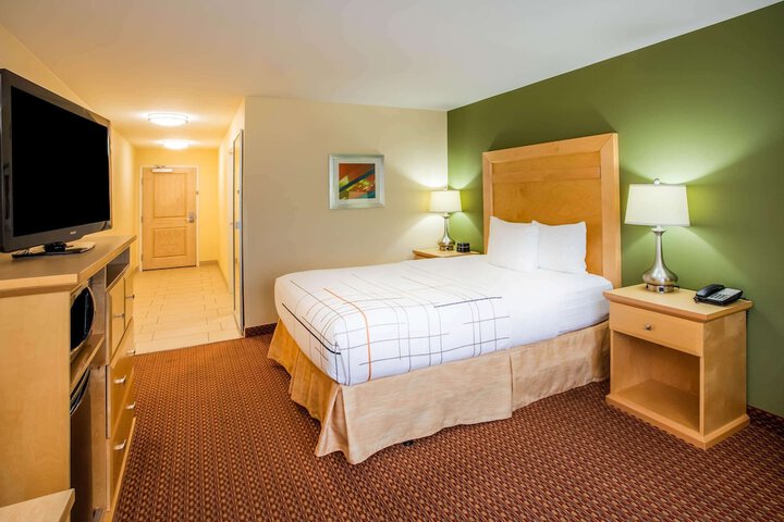 Room 32 of 54