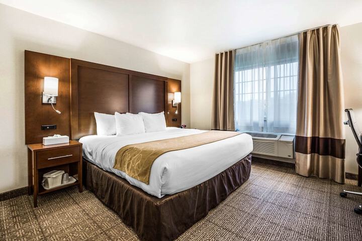 Room 42 of 94