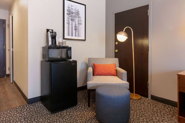 Room 30 of 65