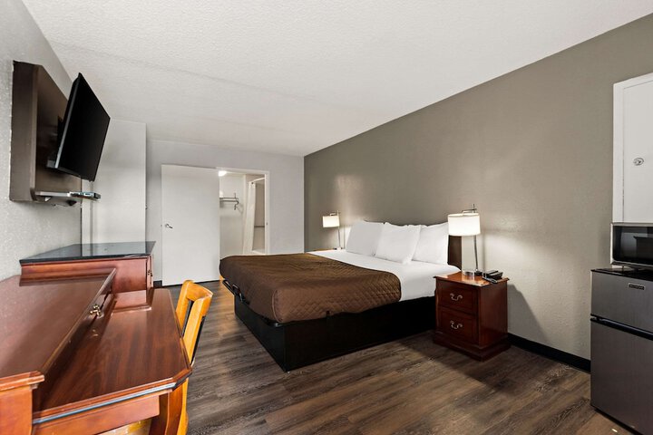 Room 31 of 38