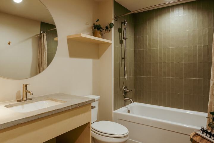 Brut Hotel