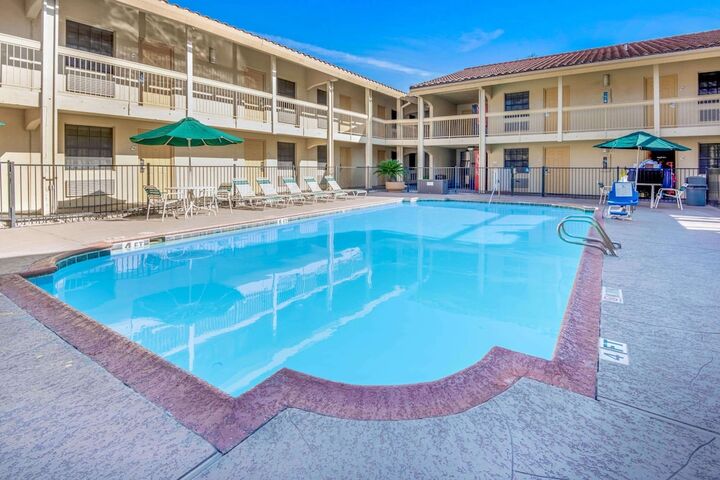 Pool 5 of 30