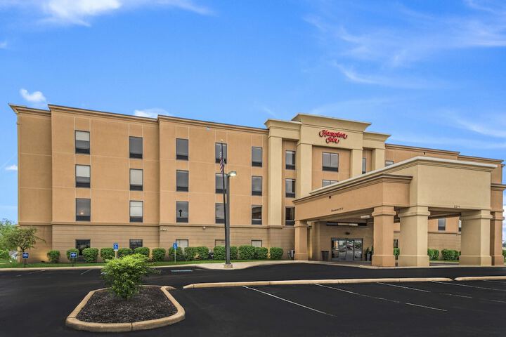 Hotel 3 of 64