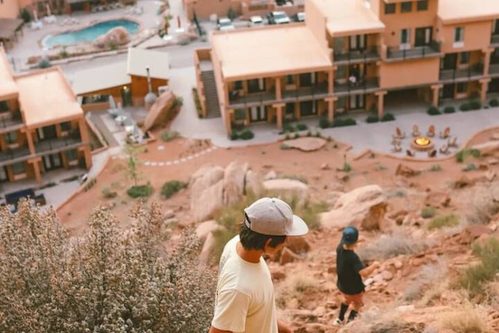 Bluff Dwellings Resort