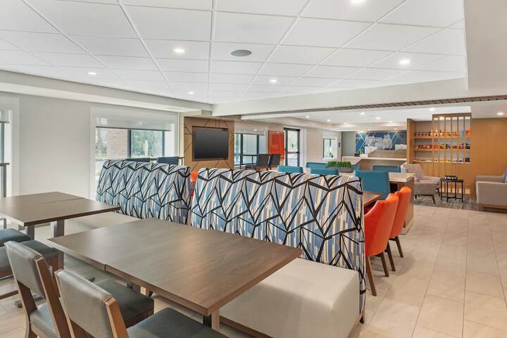 Holiday Inn Express Hyannis Cape Cod by IHG