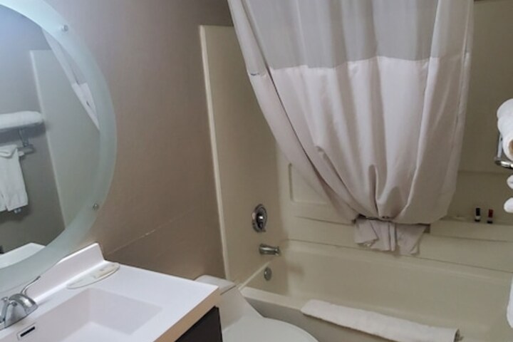 Room 12 of 27
