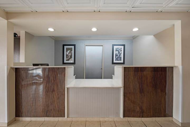 Hotel Interior 6 of 25
