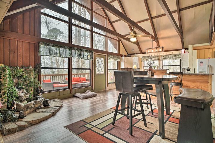 Douglas Lake Cabin w / Mountain-view Deck & Grill
