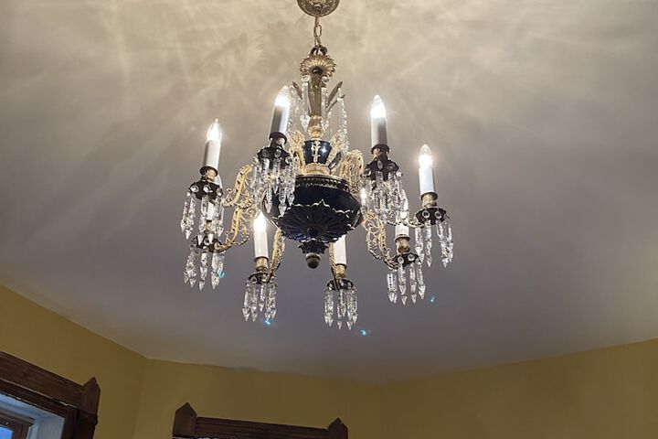Vineyard Mansion & Carriage House Bed & Breakfast