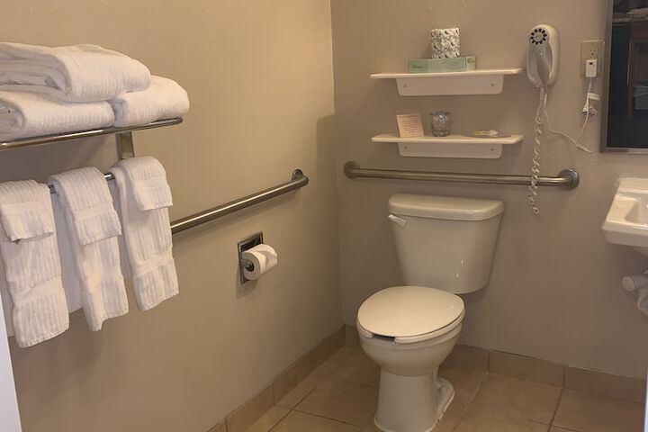 Room 10 of 31