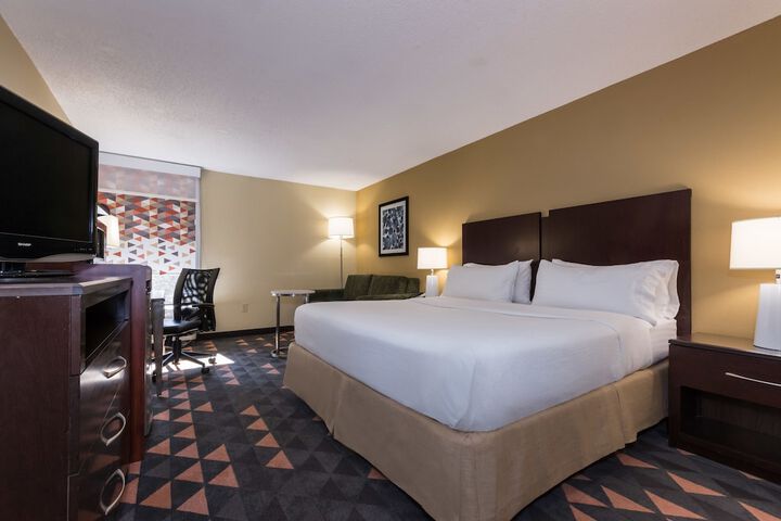 Holiday Inn Lumberton by IHG