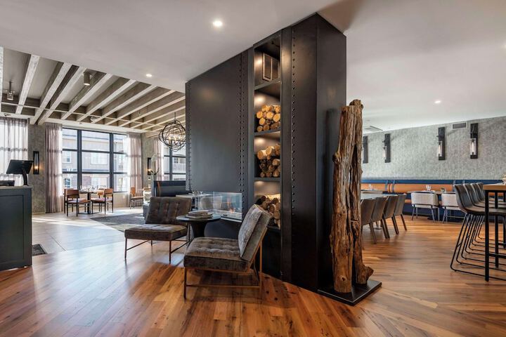 Hotel Interior 11 of 64