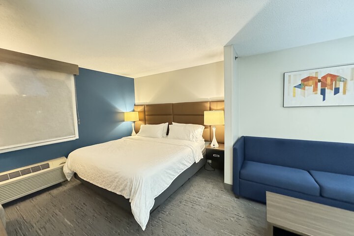 Room 40 of 82