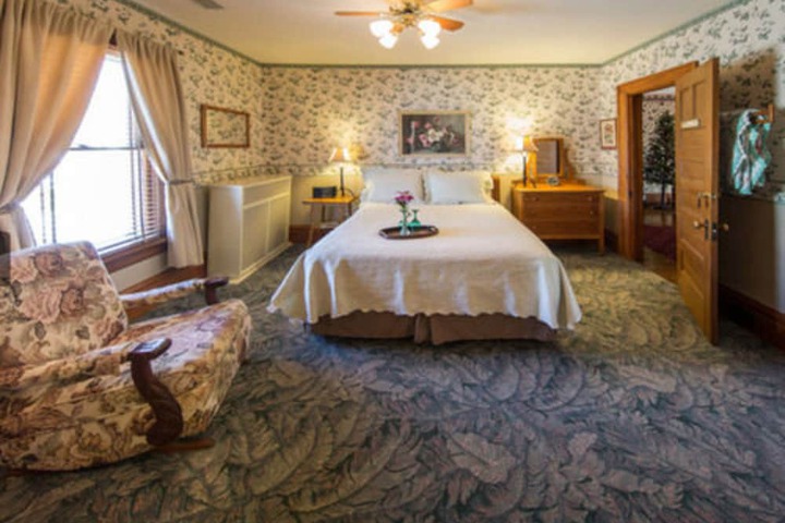Room 8 of 30