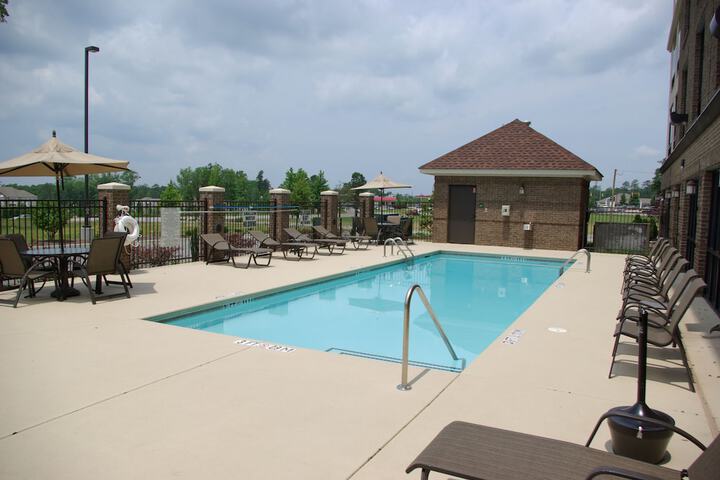 Pool 4 of 42