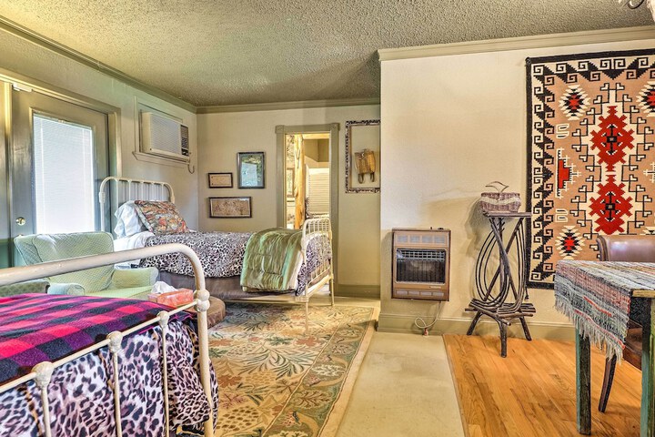 Lodge on Lake Siesta: Spacious La Grange Retreat!