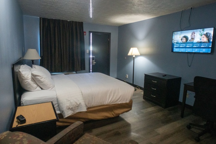 Room 16 of 16