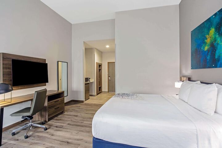 Room 33 of 53